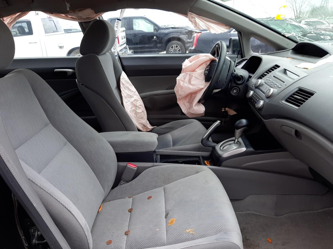 Photo 5 from auction – 2010 HONDA CIVIC LX with VIN 19XFA1F57AE009402