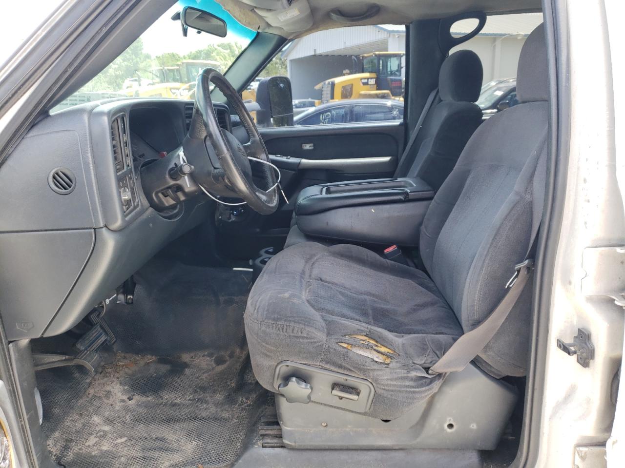 Photo 5 from auction – 2002 CHEVROLET SILVERADO with VIN 1GCHK23102F237293