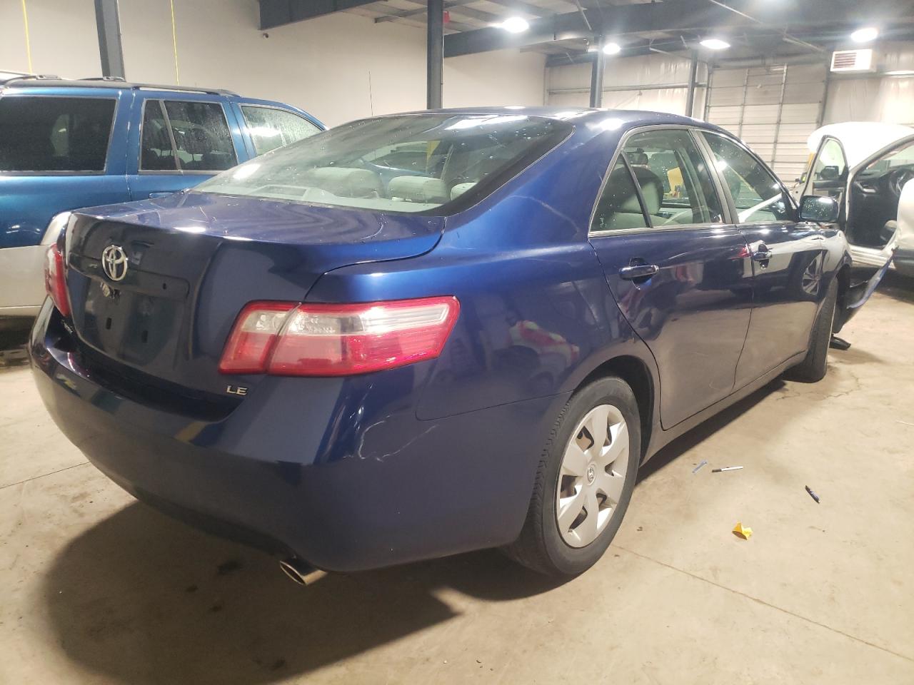 Photo 4 from auction – 2007 TOYOTA CAMRY LE with VIN 4T1BK46K07U032013