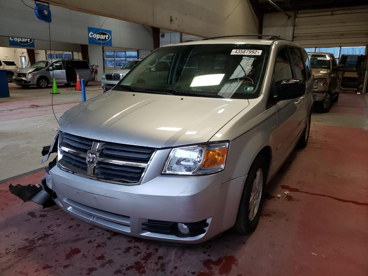 Photo 2 from auction – 2010 DODGE GRAND CARA with VIN 2D4RN5D10AR201710