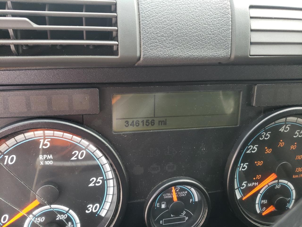 Photo 8 from auction – 2015 FREIGHTLINER CASCADIA 1 with VIN 3AKJGLD5XFSGM0151