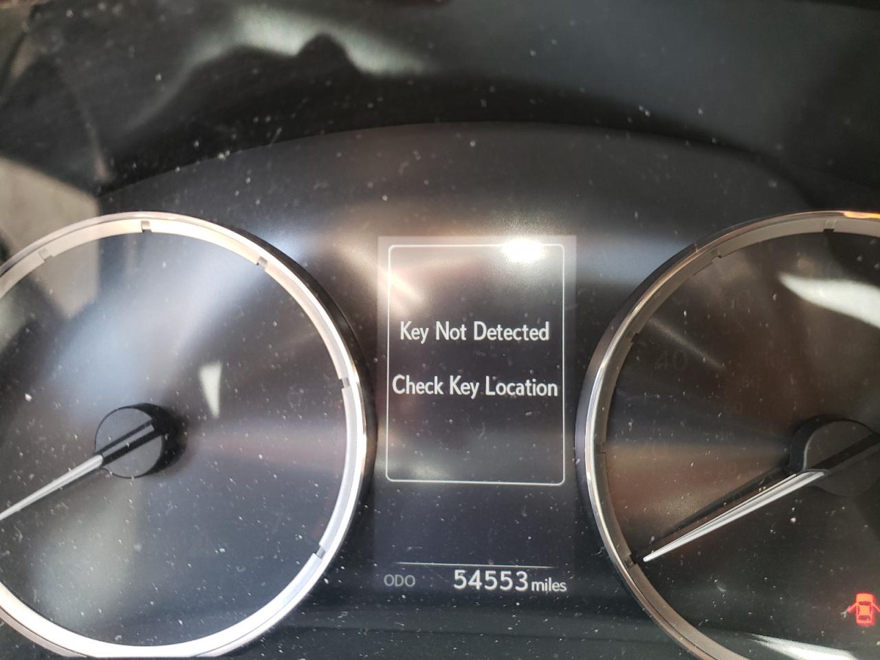 Photo 8 from auction – 2017 LEXUS IS 200T with VIN JTHBA1D24H5060478