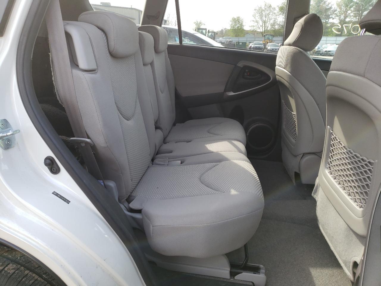 Photo 6 from auction – 2007 TOYOTA RAV4 LIMIT with VIN JTMBK31V475035958