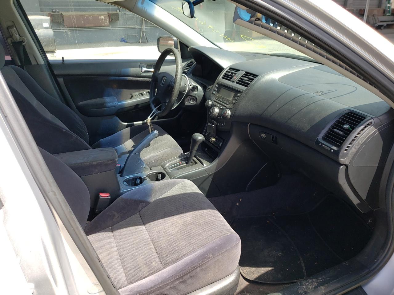 Photo 5 from auction – 2003 HONDA ACCORD LX with VIN JHMCM56353C079926