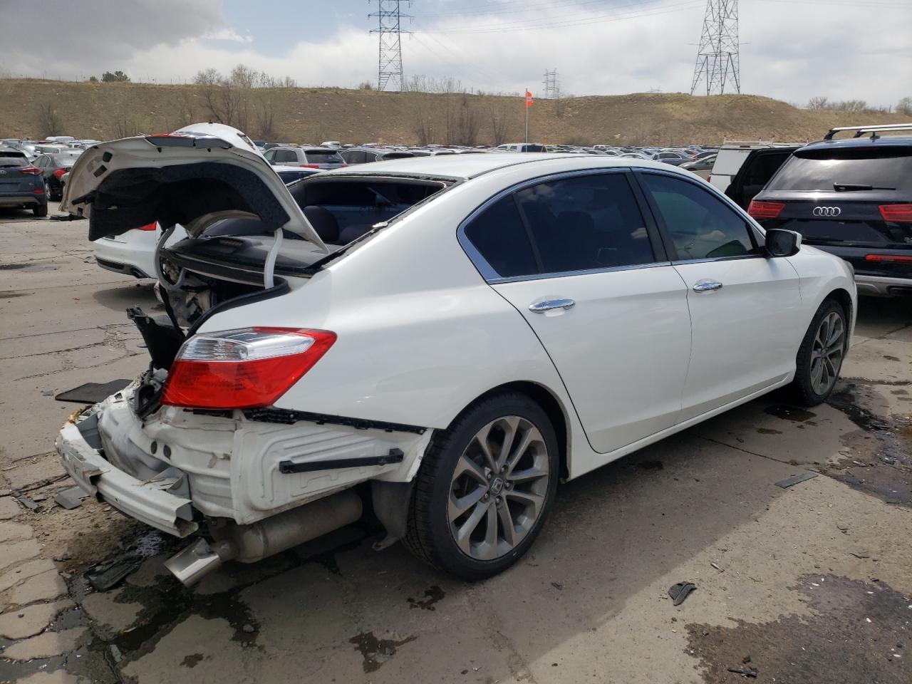 Photo 4 from auction – 2015 HONDA ACCORD SPO with VIN 1HGCR2F57FA159538