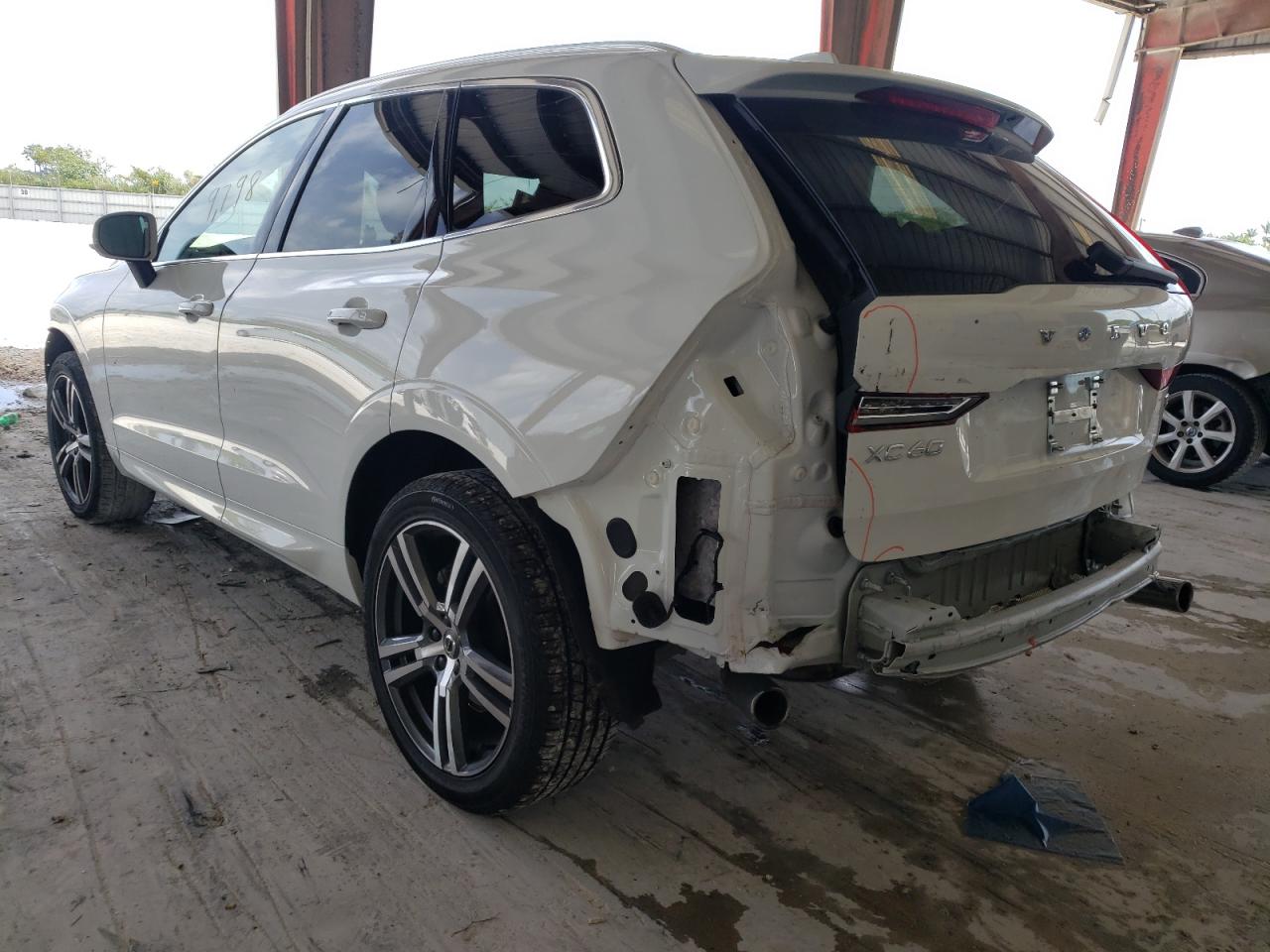 Photo 3 from auction – 2021 VOLVO XC60 T5 MO with VIN YV4102DK8M1854503