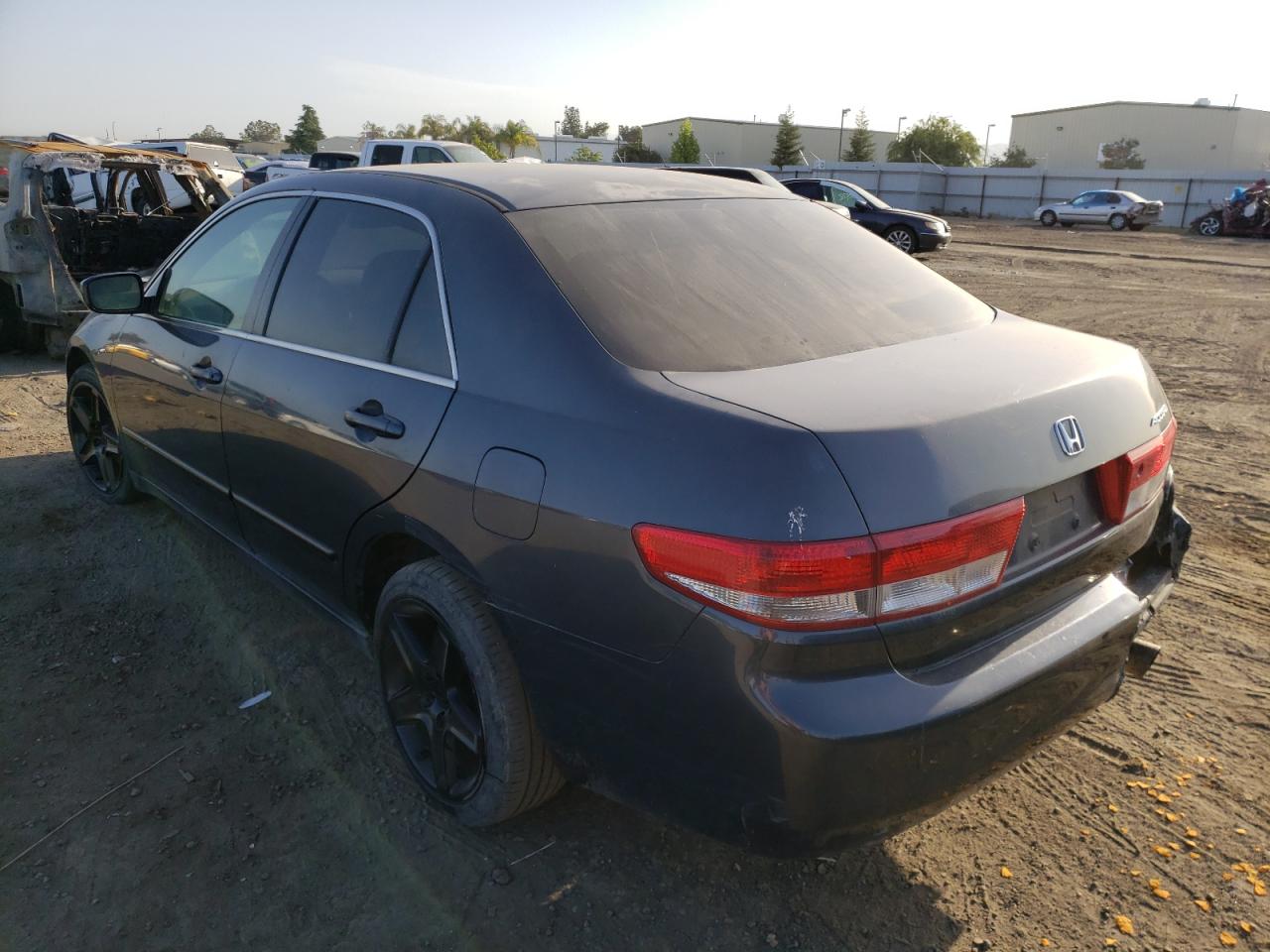 Photo 3 from auction – 2003 HONDA ACCORD LX with VIN JHMCM56333C078161