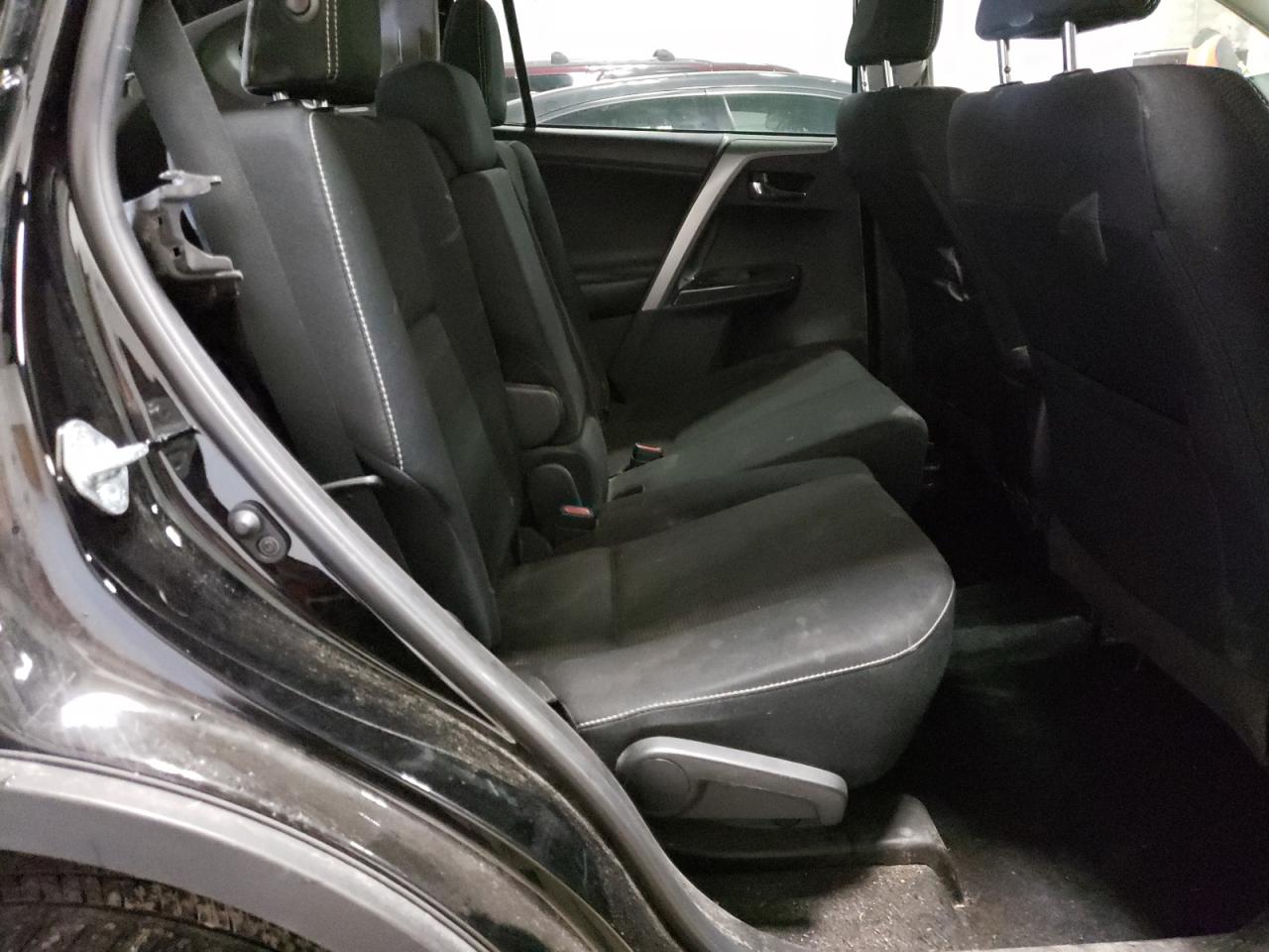 Photo 6 from auction – 2018 TOYOTA RAV4 ADVEN with VIN 2T3RFREV8JW788599