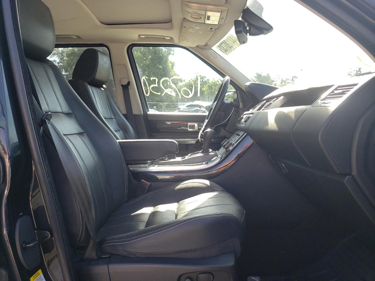 Photo 5 from auction – 2011 LAND ROVER RANGE ROVE with VIN SALSK2D46BA713714