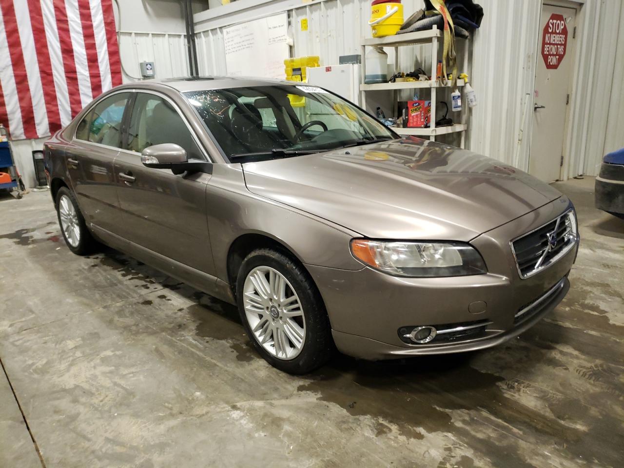 VOLVO S80 V8 2007 with VIN YV1AH852671026462 - Photo from auction