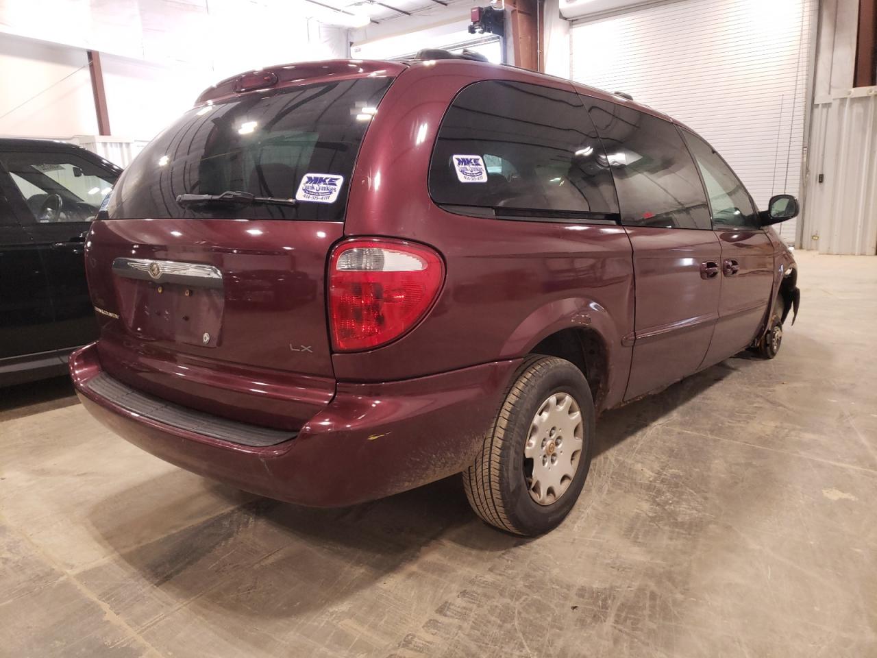Photo 4 from auction – 2002 CHRYSLER TOWN & COU with VIN 2C4GP44372R653990