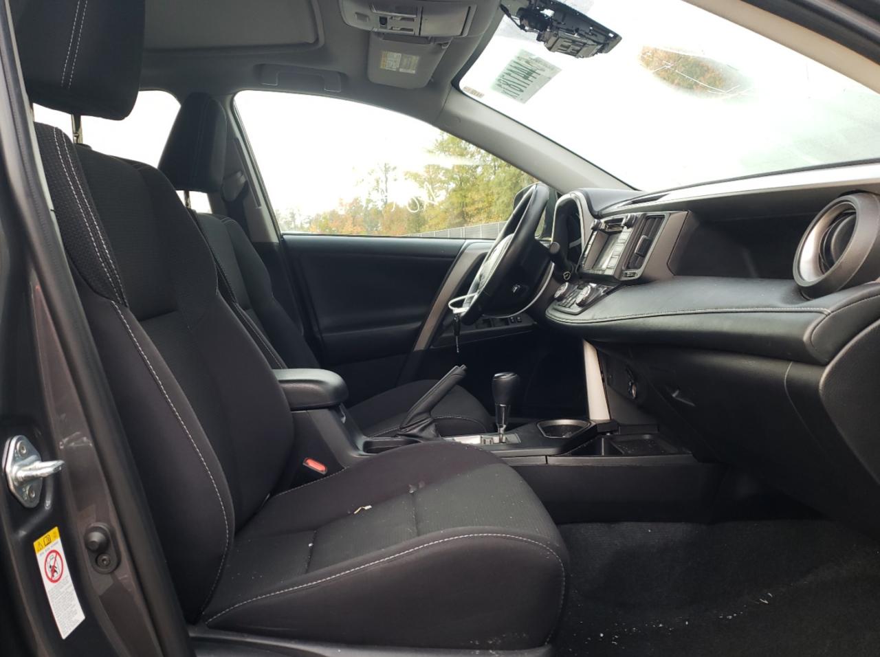 Photo 5 from auction – 2018 TOYOTA RAV4 ADVEN with VIN 2T3RFREV2JW809009