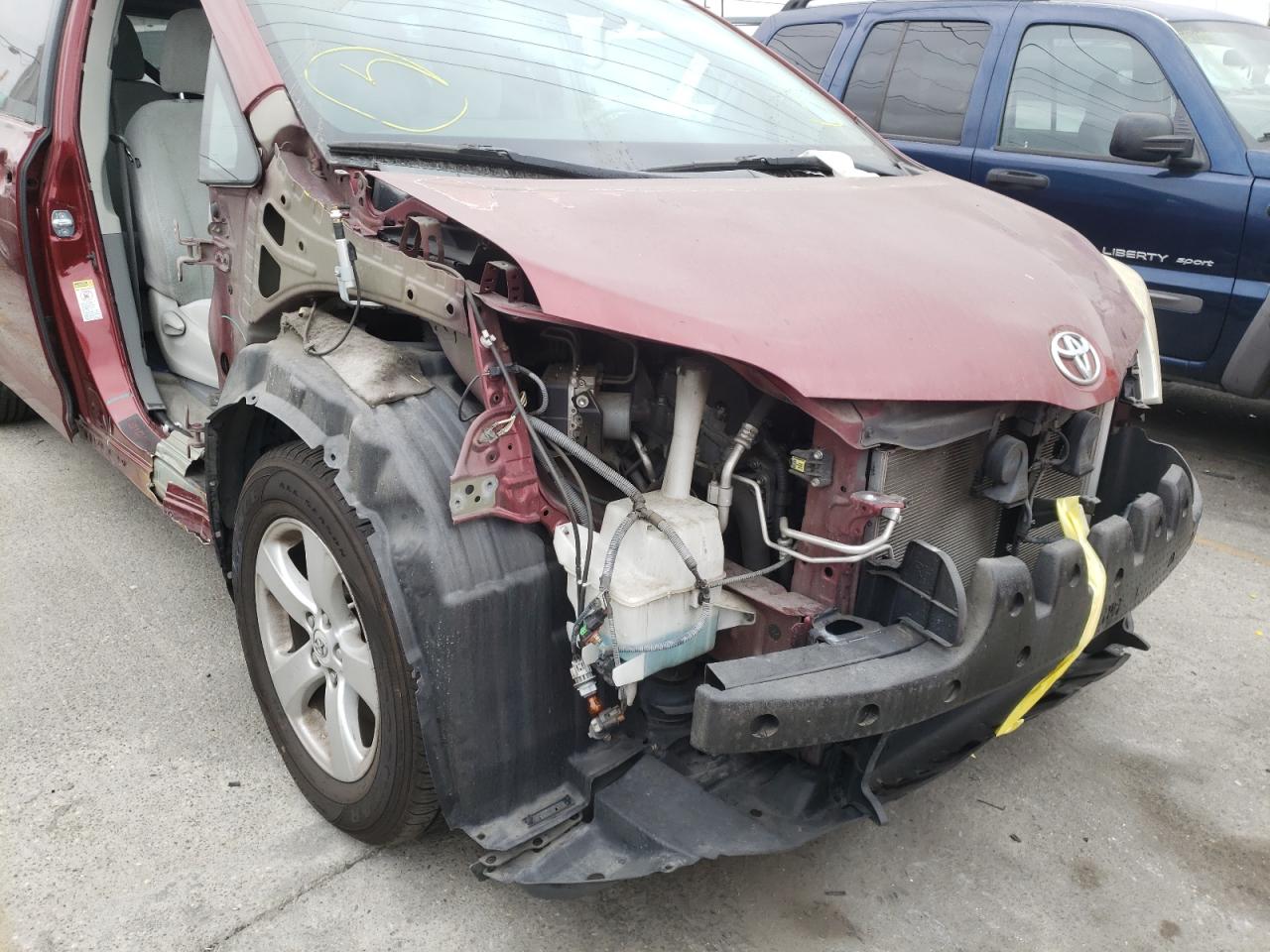 Photo 9 from auction – 2011 TOYOTA SIENNA LE with VIN 5TDKK3DC9BS135311