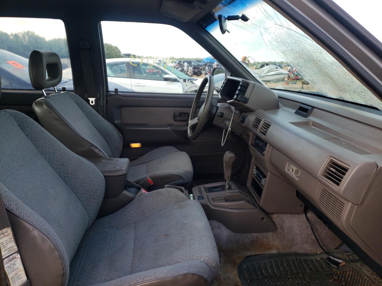 Photo 5 from auction – 1995 ISUZU RODEO S with VIN 4S2CG58V2S4345391