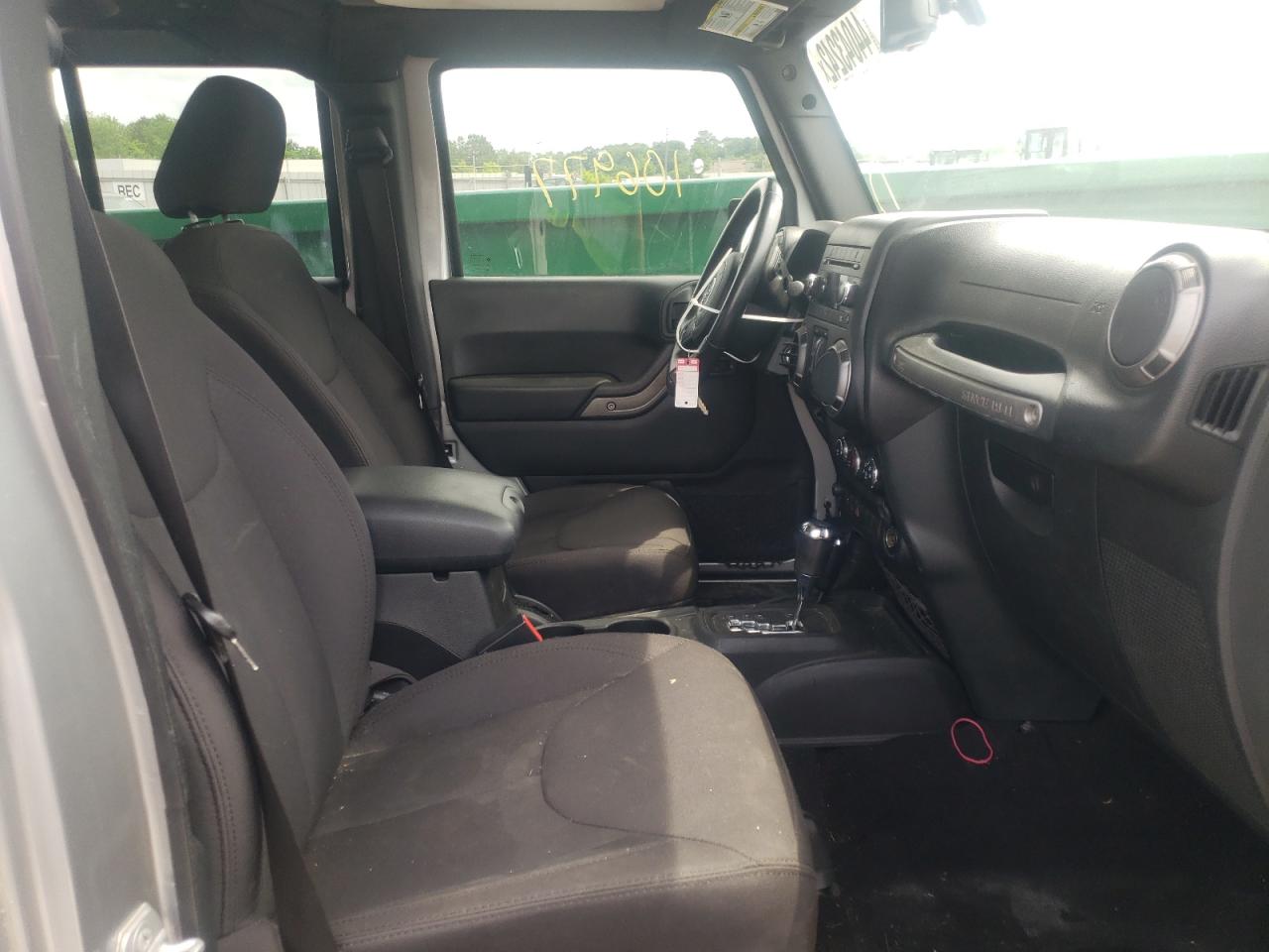 Photo 5 from auction – 2015 JEEP WRANGLER U with VIN 1C4HJWDG7FL590912