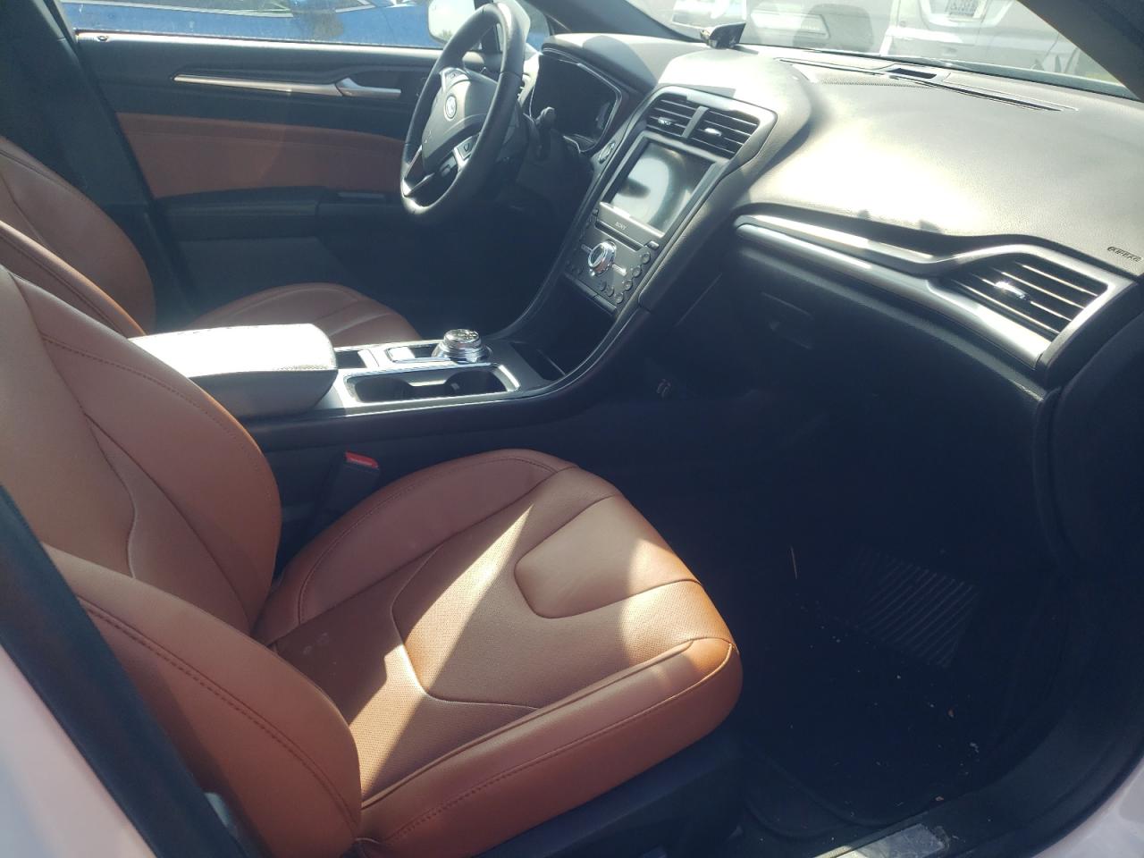 Photo 5 from auction – 2020 FORD FUSION TIT with VIN 3FA6P0D92LR116471
