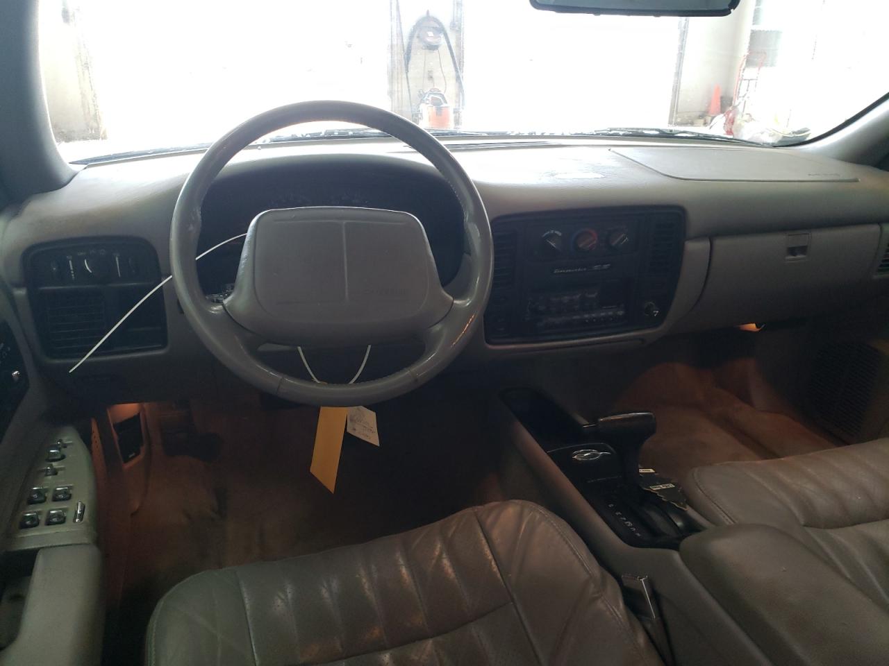 Photo 9 from auction – 1996 CHEVROLET CAPRICE with VIN 1G1BL52P1TR163840