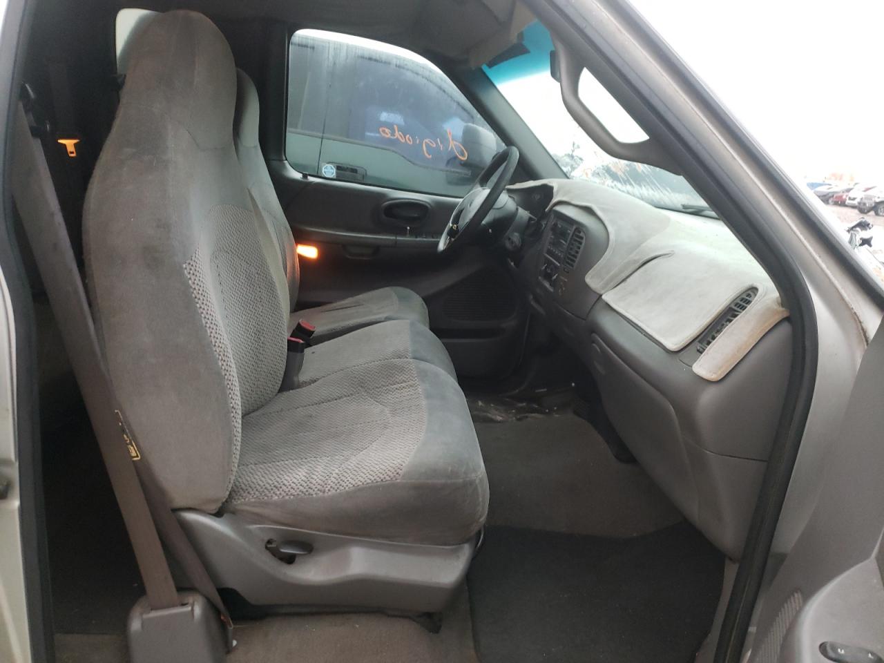 Photo 5 from auction – 1999 FORD F150 with VIN 1FTRX07WXXKB72676