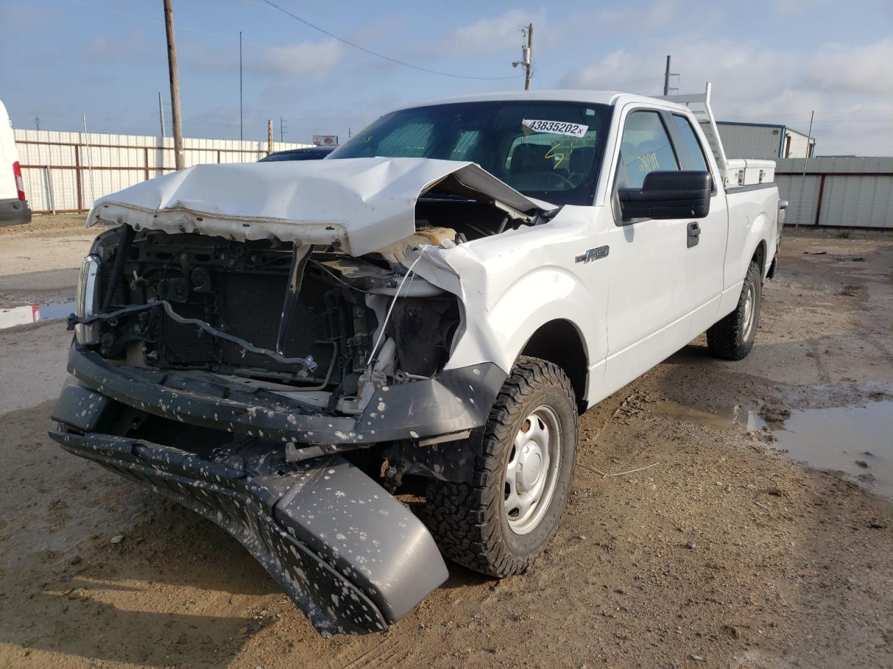 Photo 2 from auction – 2011 FORD F150 SUPER with VIN 1FTEX1CMXBFB42328