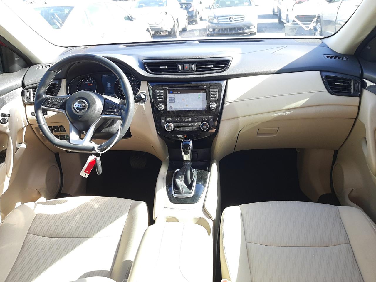 Photo 9 from auction – 2017 NISSAN ROGUE SV with VIN 5N1AT2MN8HC752113