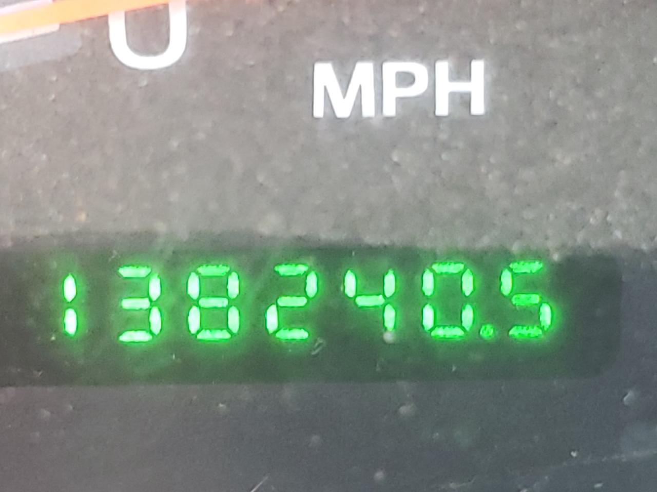 Photo 8 from auction – 2000 FORD F150 with VIN 1FTRX17W5YNC29565