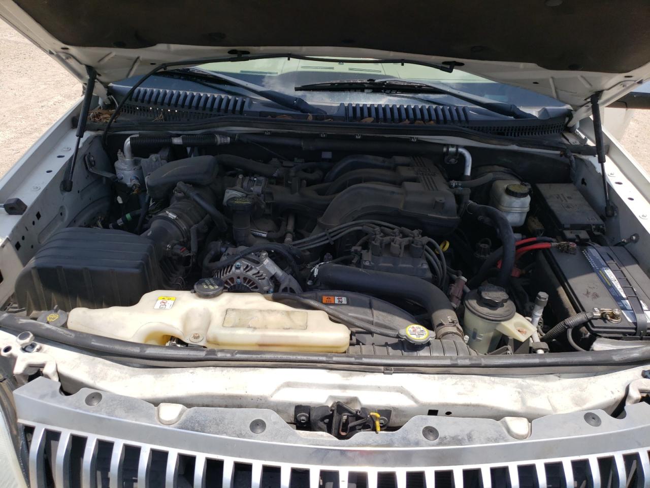Photo 7 from auction – 2010 MERCURY MOUNTAINEE with VIN 4M2EN4JE2AUJ07824