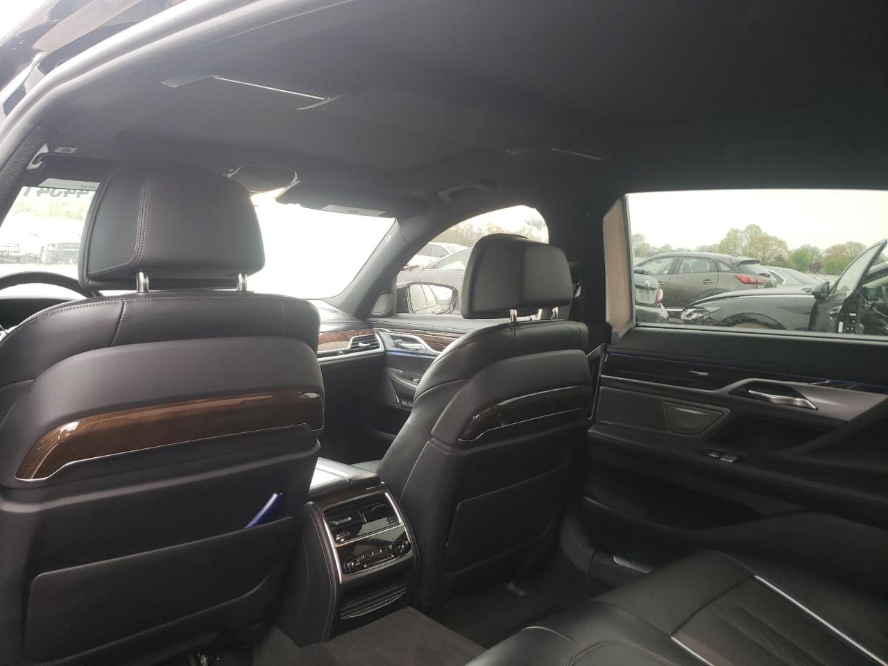 Photo 9 from auction – 2017 BMW 750 XI with VIN WBA7F2C54HG421395