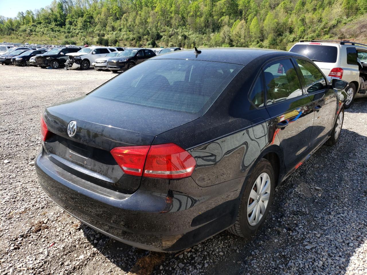 Photo 4 from auction – 2012 VOLKSWAGEN PASSAT S with VIN 1VWAP7A3XCC007037