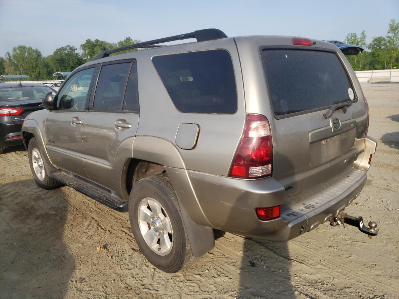 Photo 3 from auction – 2005 TOYOTA 4RUNNER SR with VIN JTEBU14R058040577