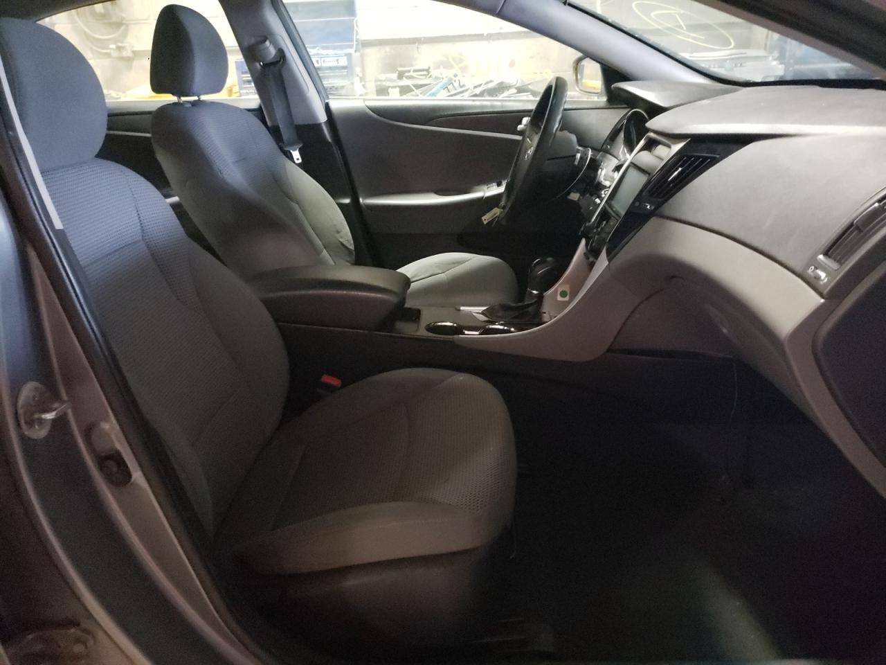 Photo 5 from auction – 2012 HYUNDAI SONATA GLS with VIN 5NPEB4AC2CH467301