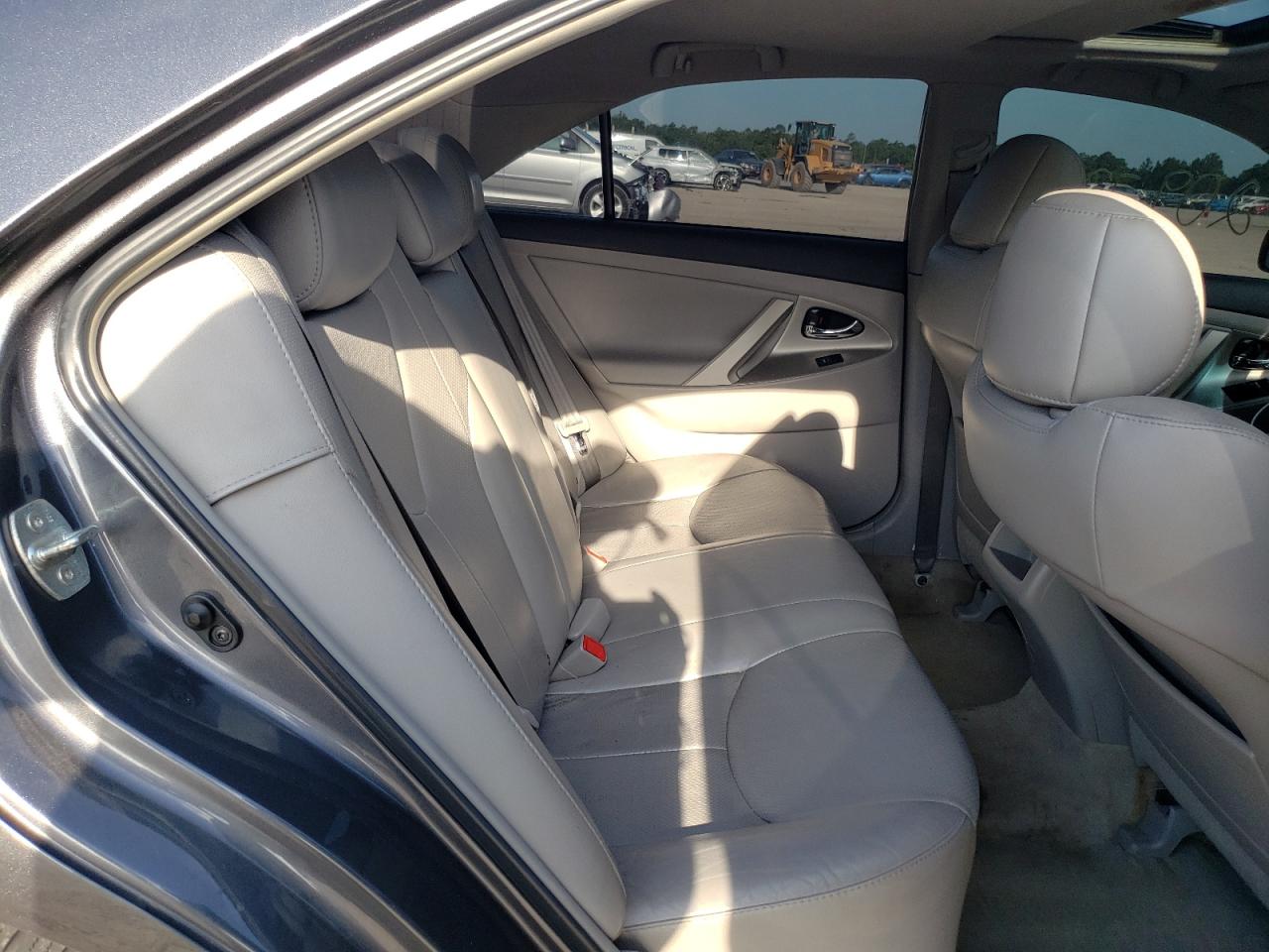 Photo 6 from auction – 2011 TOYOTA CAMRY BASE with VIN 4T1BF3EK7BU208967