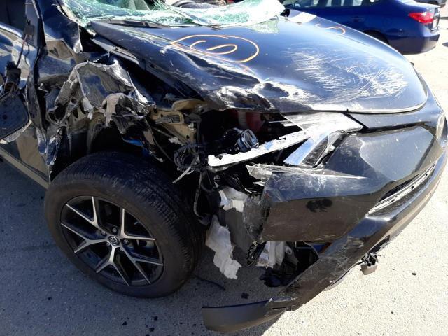 Photo 9 from auction – 2017 TOYOTA RAV4 SE with VIN 2T3NFREV5HW401578
