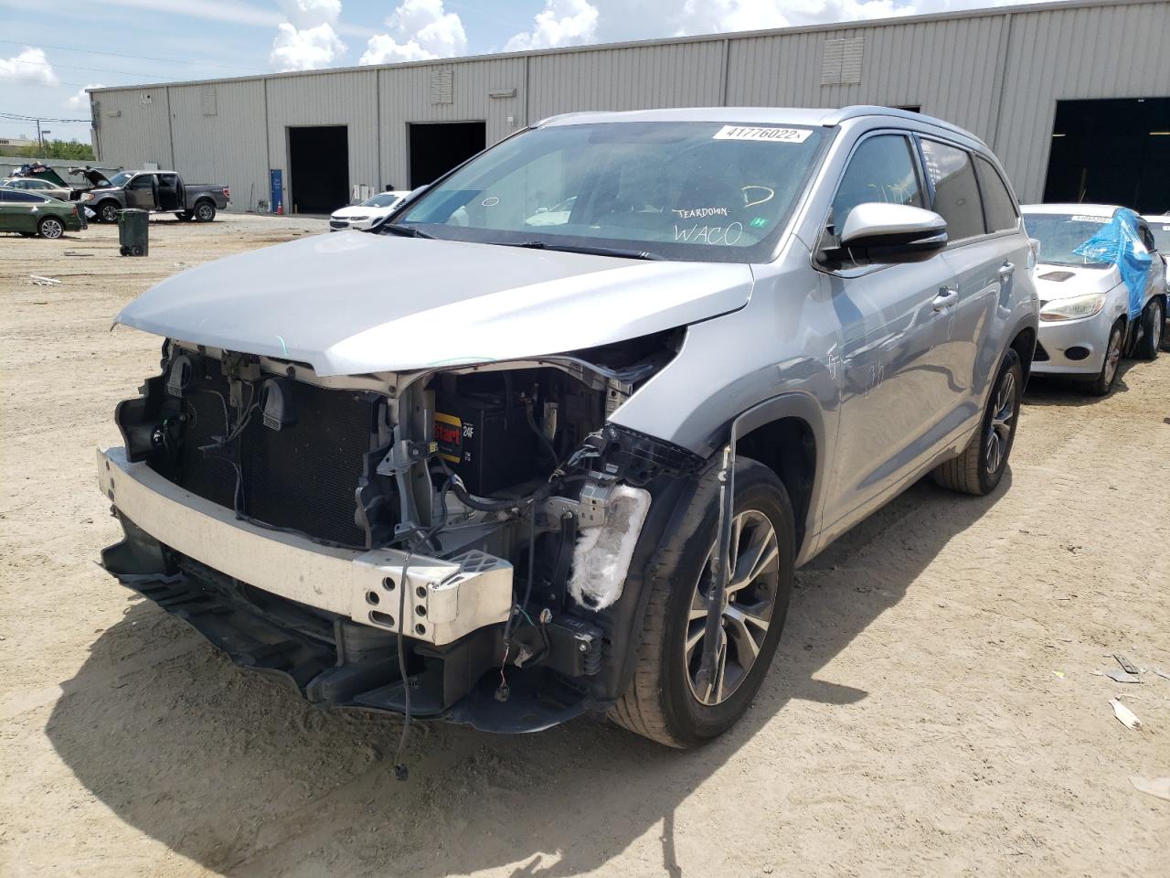 Photo 2 from auction – 2016 TOYOTA HIGHLANDER with VIN 5TDKKRFH6GS504838