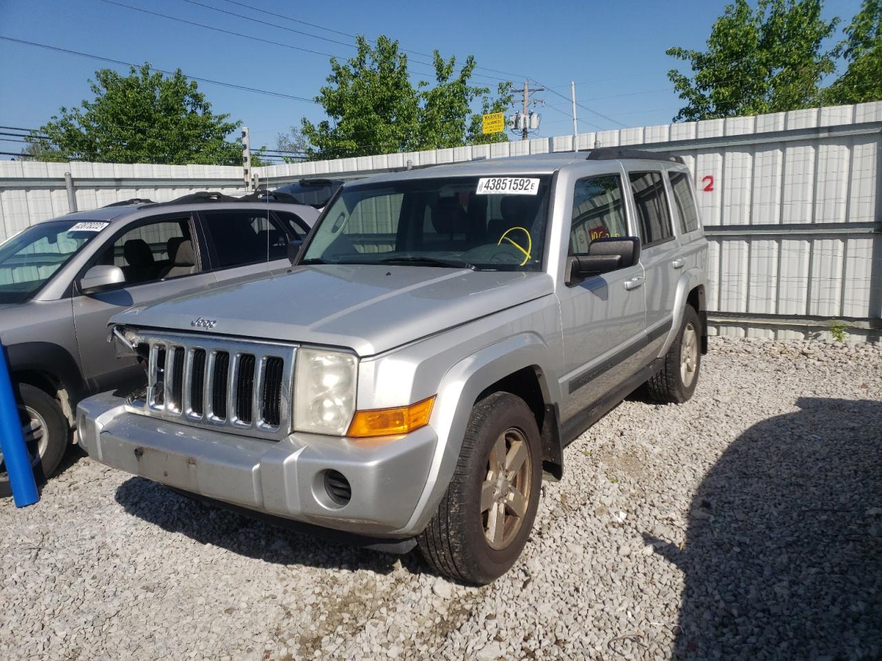 Photo 2 from auction – 2007 JEEP COMMANDER with VIN 1J8HG48K87C685815