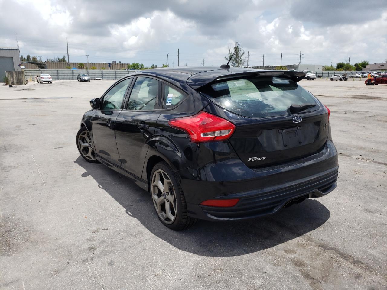 Photo 3 from auction – 2017 FORD FOCUS ST with VIN 1FADP3L93HL280991