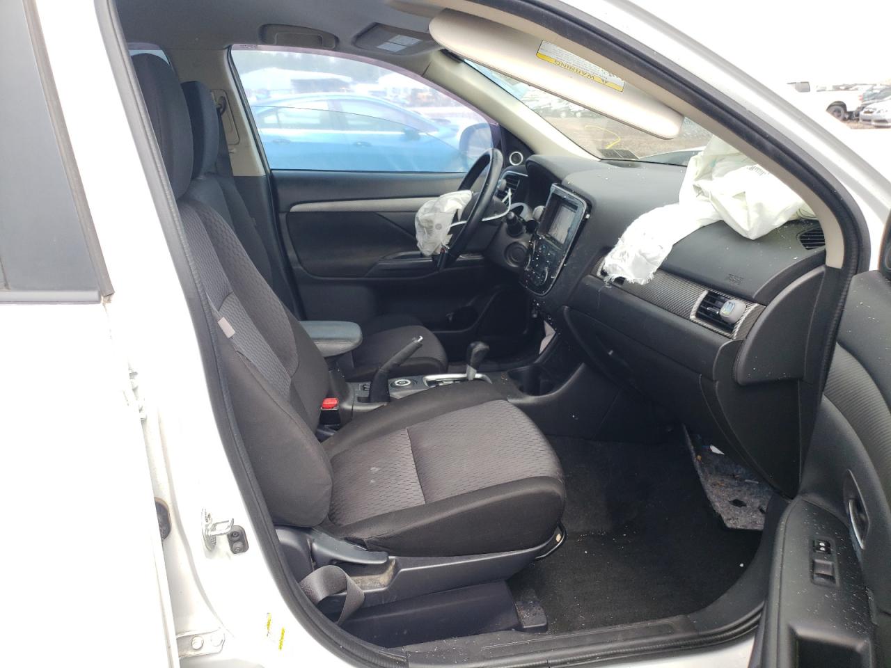Photo 5 from auction – 2014 MITSUBISHI OUTLANDER with VIN JA4AZ3A30EZ015485