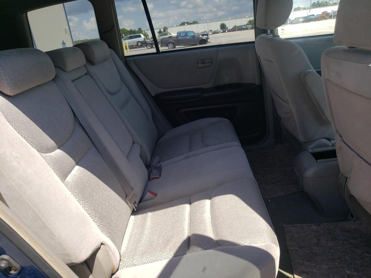 Photo 18 from auction – 2003 TOYOTA HIGHLANDER with VIN JTEGF21A930095853