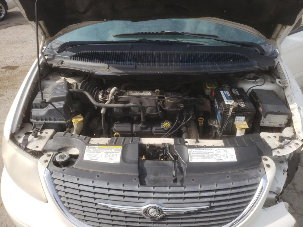 Photo 7 from auction – 2004 CHRYSLER TOWN & COU with VIN 2C4GP44RX4R608243