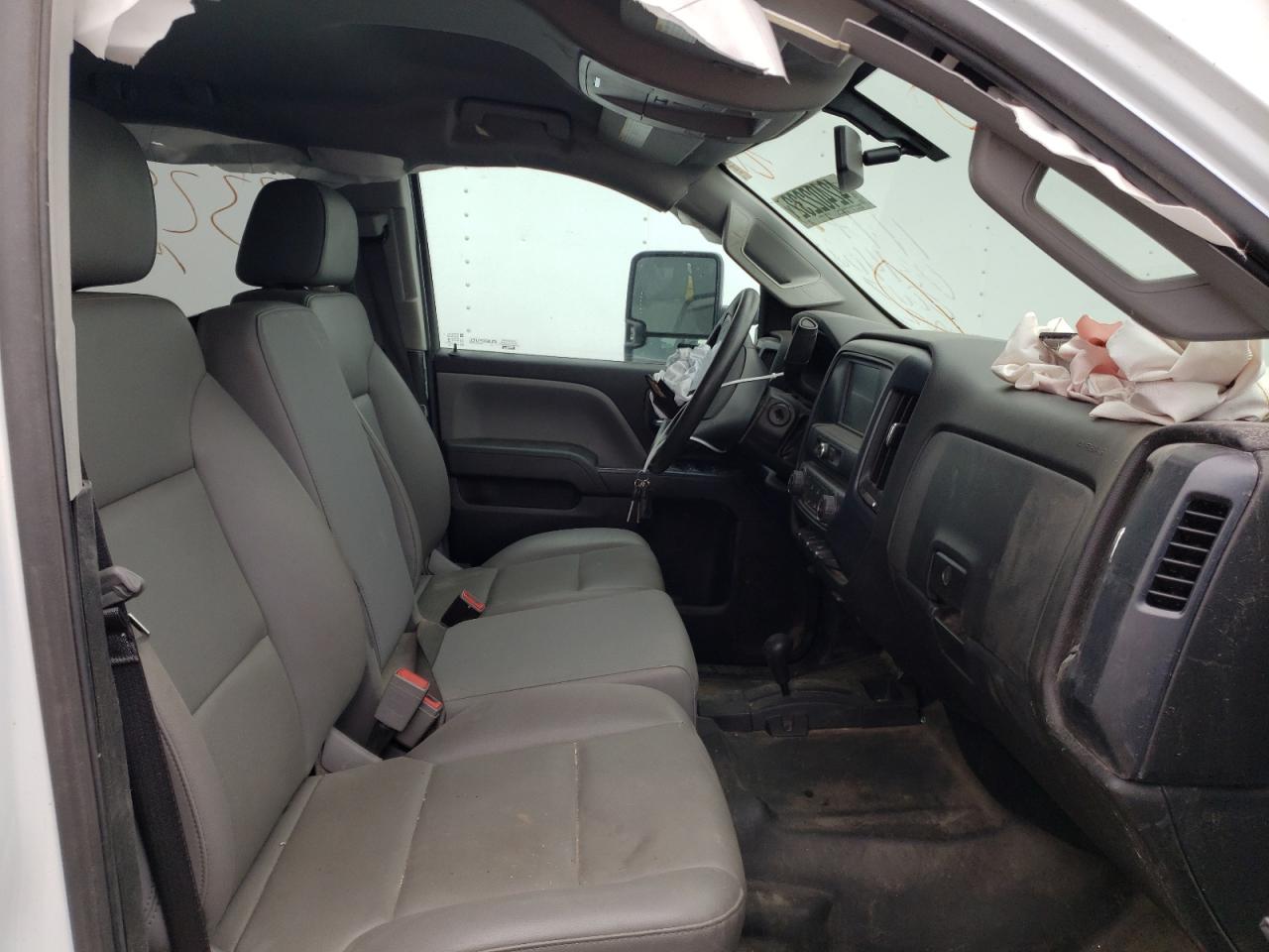 Photo 5 from auction – 2019 CHEVROLET SILVERADO with VIN 1GC1KREG1KF226735