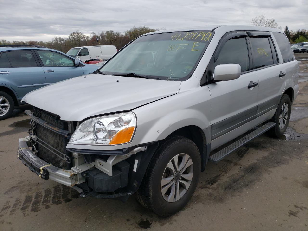 Photo 2 from auction – 2005 HONDA PILOT LX with VIN 2HKYF18165H504292