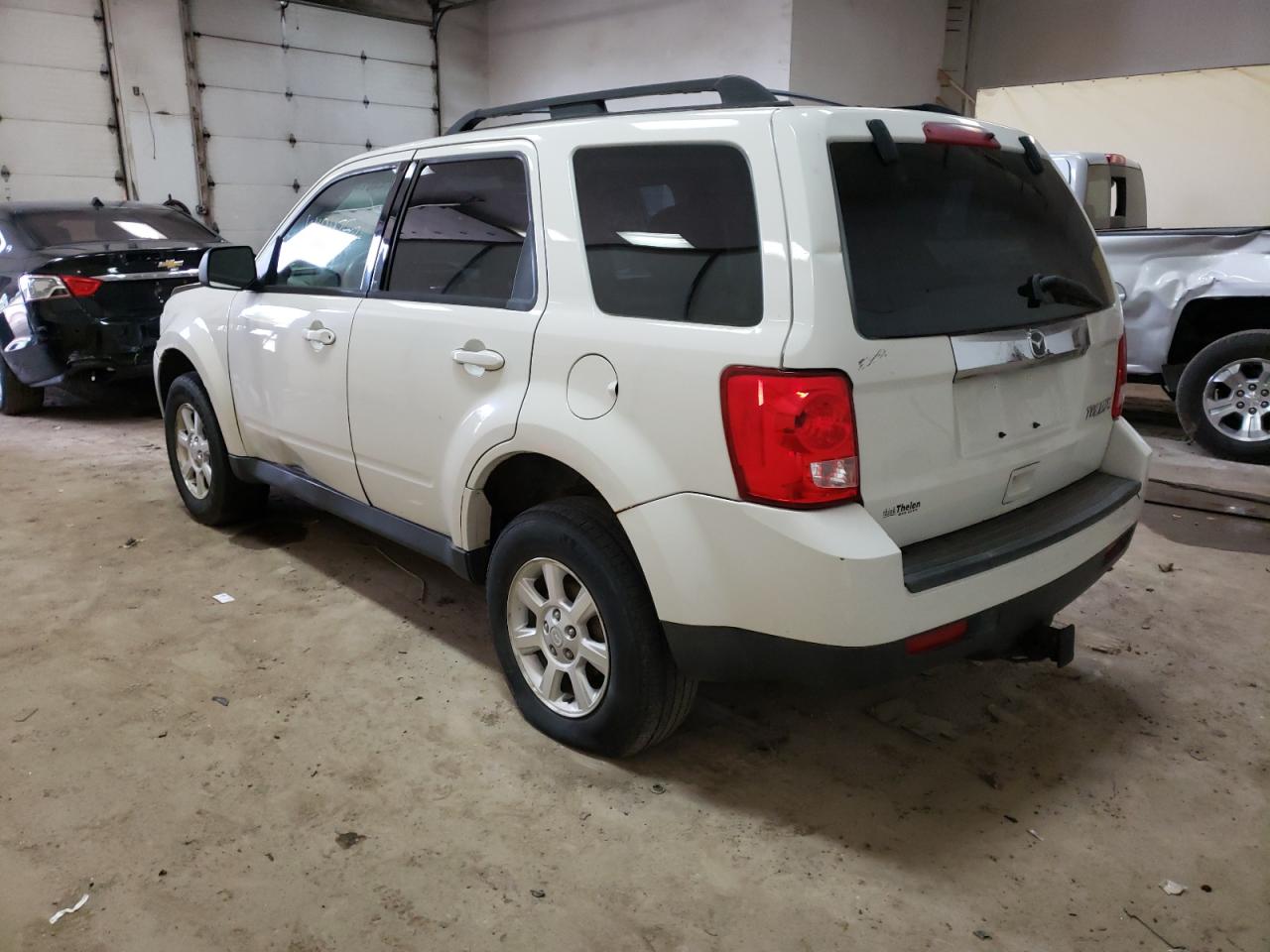 Photo 3 from auction – 2010 MAZDA TRIBUTE S with VIN 4F2CY0GG2AKM06845