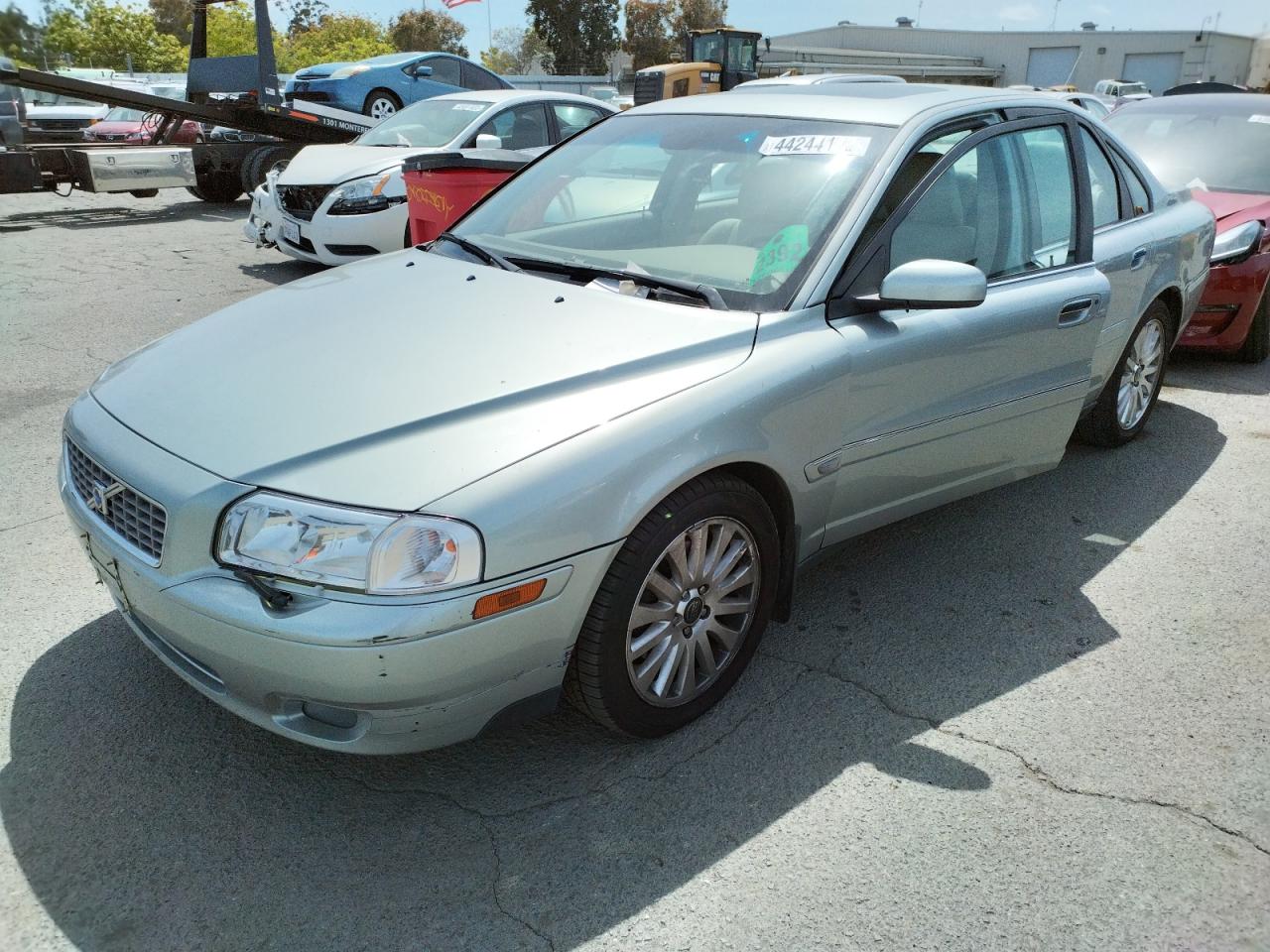 Photo 2 from auction – 2004 VOLVO S80 T6 ELI with VIN YV1TS91Z441354543