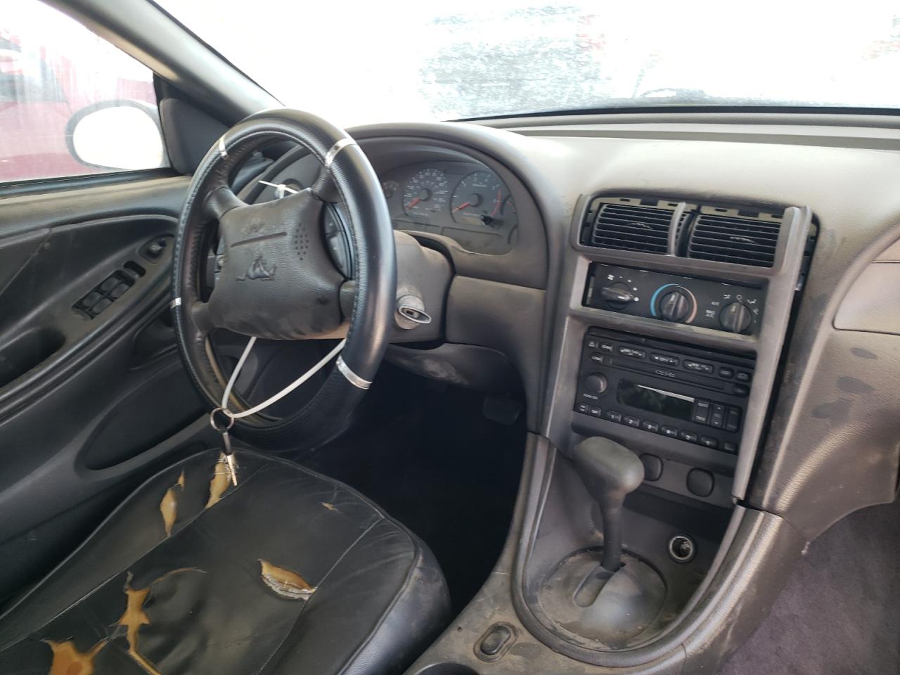 Photo 9 from auction – 2004 FORD MUSTANG with VIN 1FAFP44464F101904