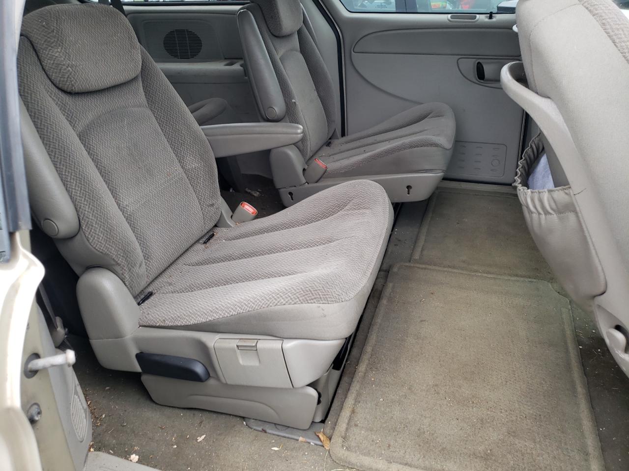 Photo 6 from auction – 2005 DODGE GRAND CARA with VIN 2D4GP44L85R573735