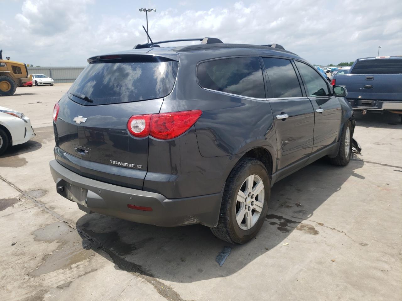 Photo 4 from auction – 2010 CHEVROLET TRAVERSE L with VIN 1GNLRFEDXAS150860