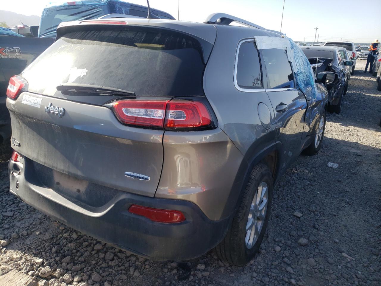 Photo 4 from auction – 2018 JEEP CHEROKEE L with VIN 1C4PJLLB1JD584199