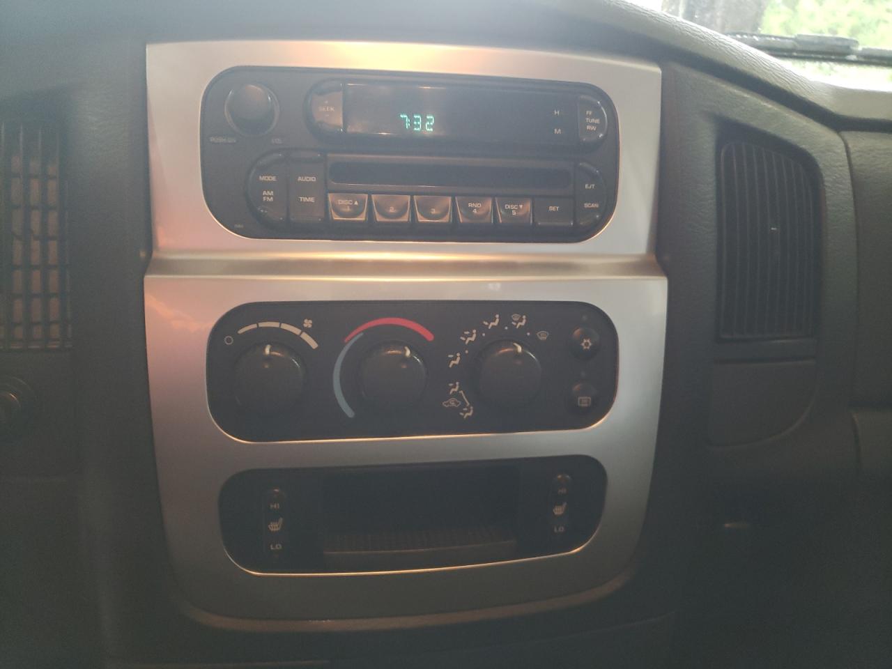 Photo 9 from auction – 2005 DODGE RAM 1500 S with VIN 1D7HU18D85S222629