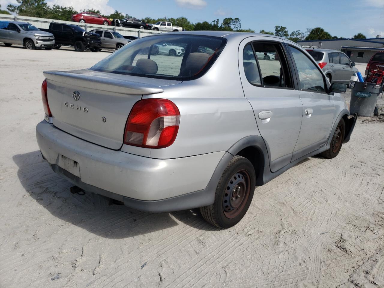 Photo 4 from auction – 2001 TOYOTA ECHO with VIN JTDBT123310104707