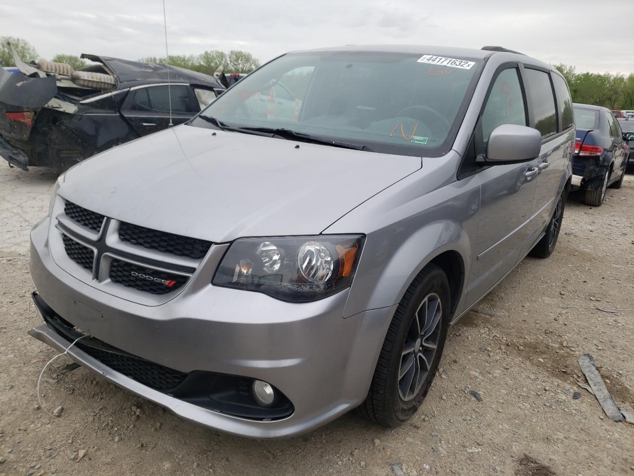Photo 2 from auction – 2017 DODGE GRAND CARA with VIN 2C4RDGEG9HR842685