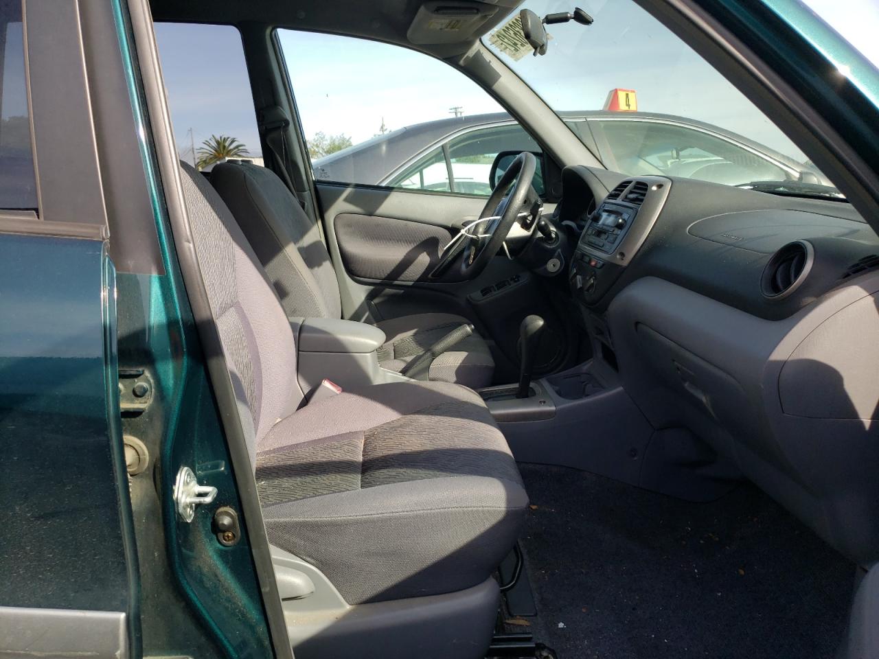 Photo 5 from auction – 2003 TOYOTA RAV4 with VIN JTEGH20V430083219